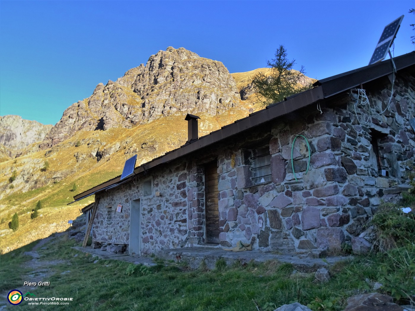 08 Partito  dalla Curva degli Sciocc sul sent. 108 passo alla Casera Valletto  (1625 m) .JPG